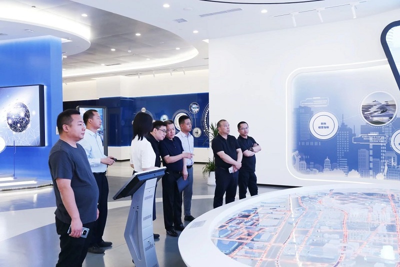 In social media big data, there are hidden cruelty and hidden secrets of mobile phones.